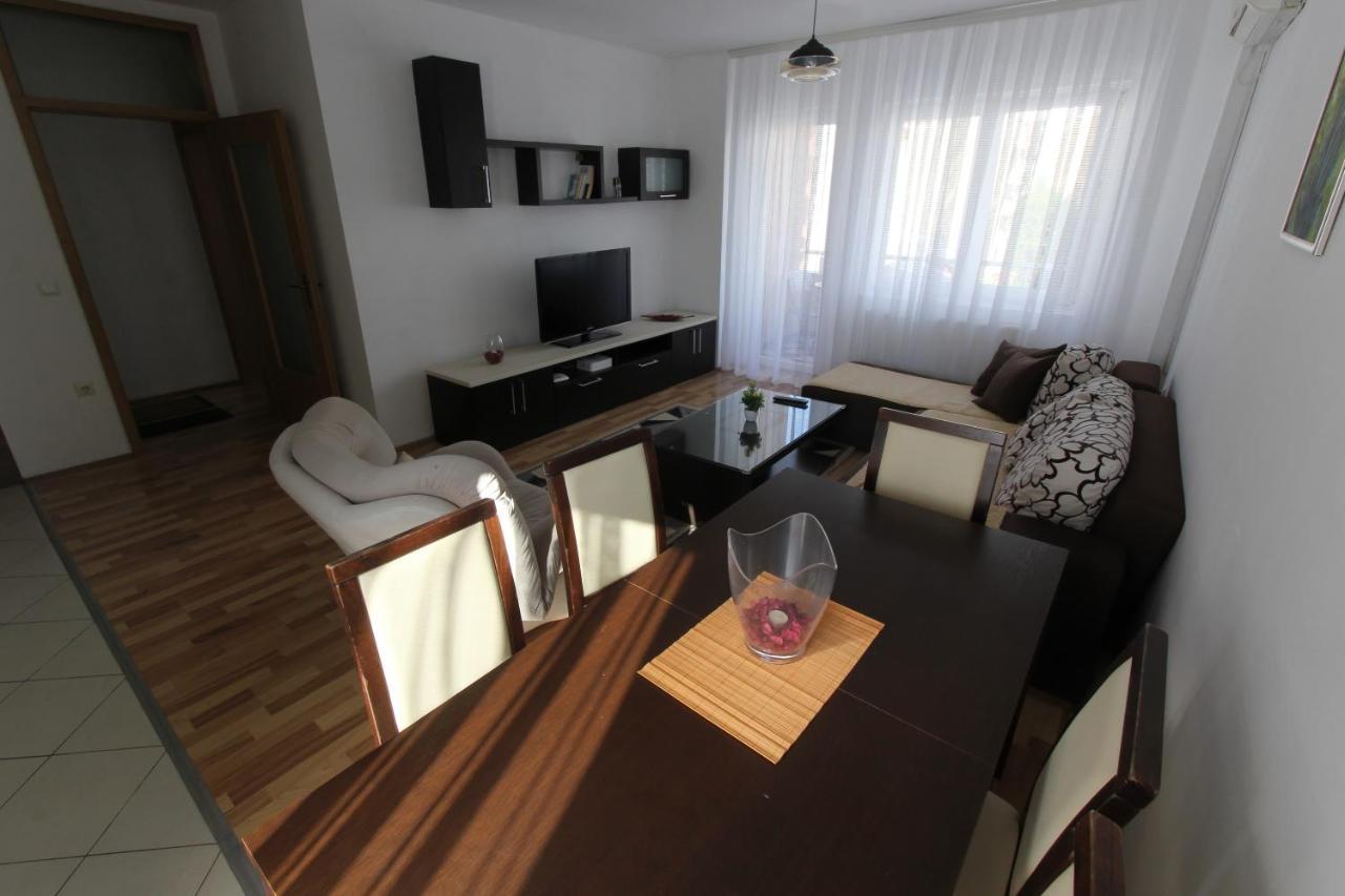 Kasumi Apartment Pristina Exteriör bild